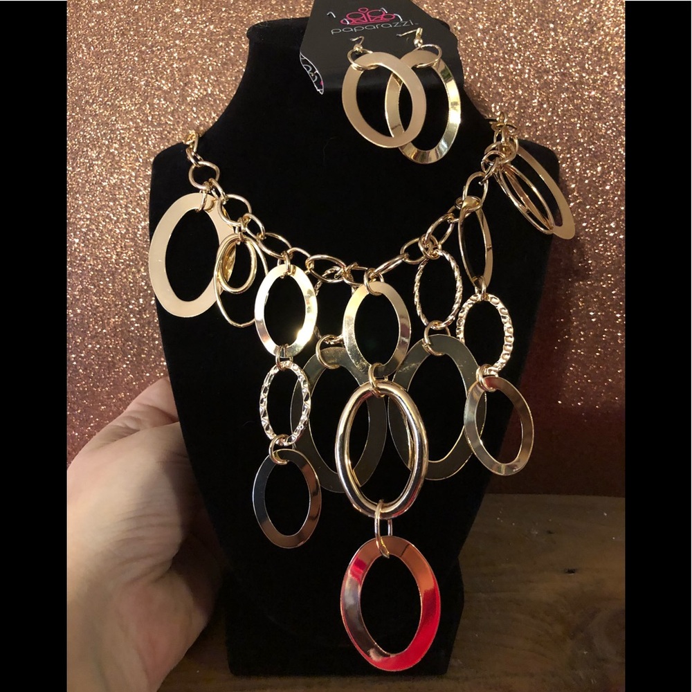 gorgeous circle necklace & earrings